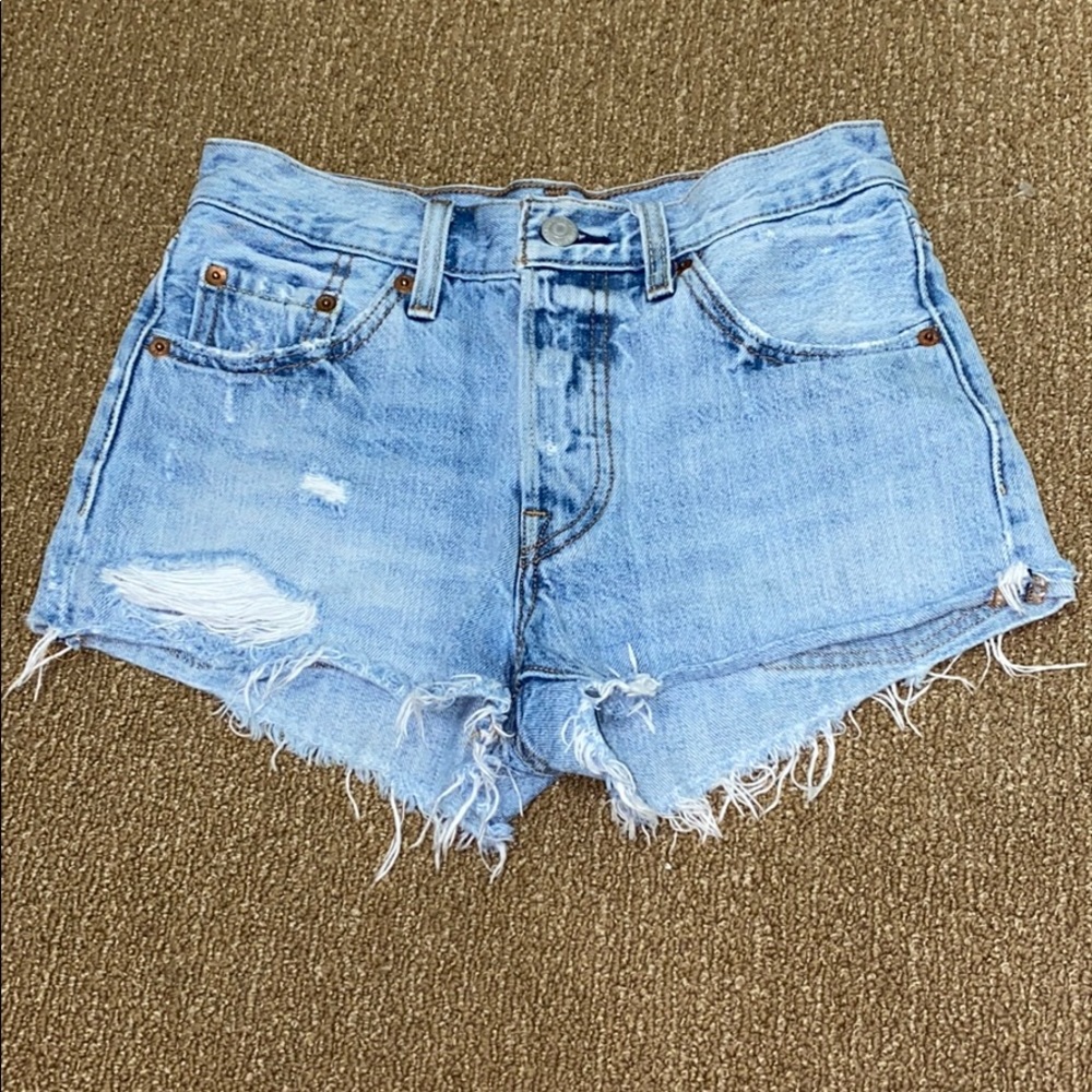 High waisted Levi’s  shorts